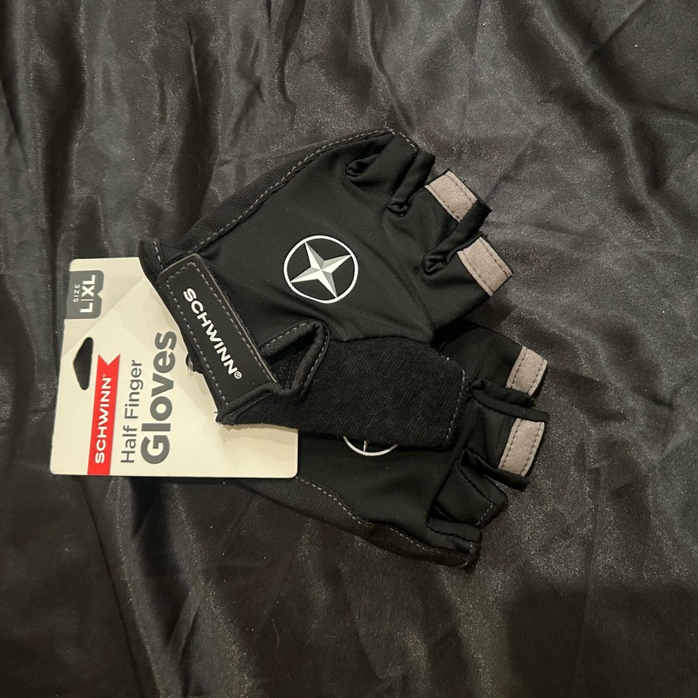 Schwinn Star Emblem Black Cycling Gloves